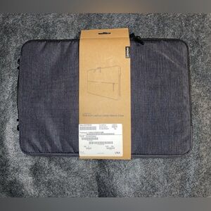 Lenovo 15.6-Inch Laptop Urban Sleeve Case GX40Z50942 Charcoal-Gray Brand-New